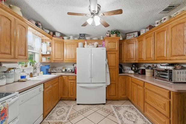 Images Moore Home & Ranch Realty