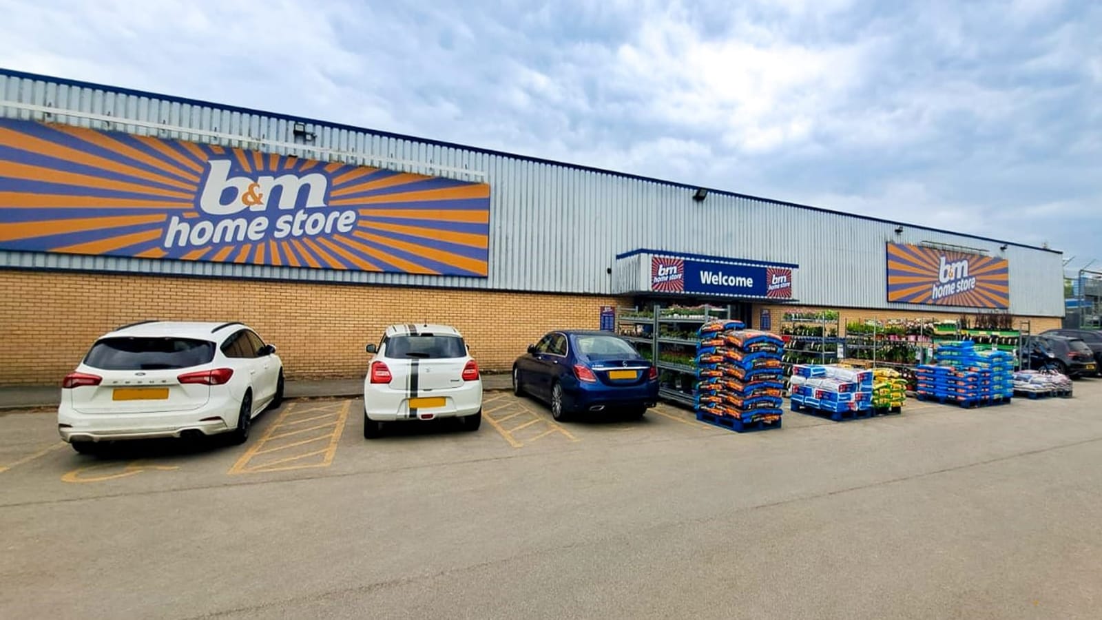 Images B&M Home Store with Garden Centre