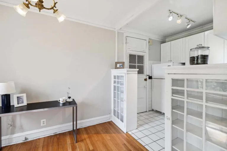 Images The Bryant at Oak Park I & II Apartments