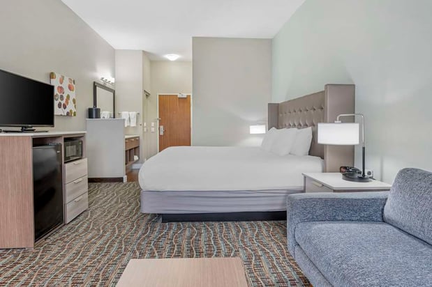 Images Best Western Plus Peppertree Inn at Omak