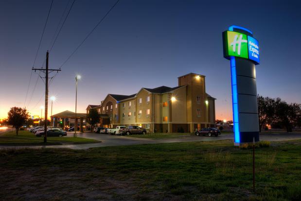 Images Holiday Inn Express & Suites Canyon, an IHG Hotel
