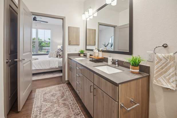 Images Palm Grove Luxury Apartments