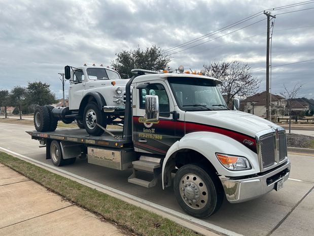 Images Pro-Tow Wrecker Service