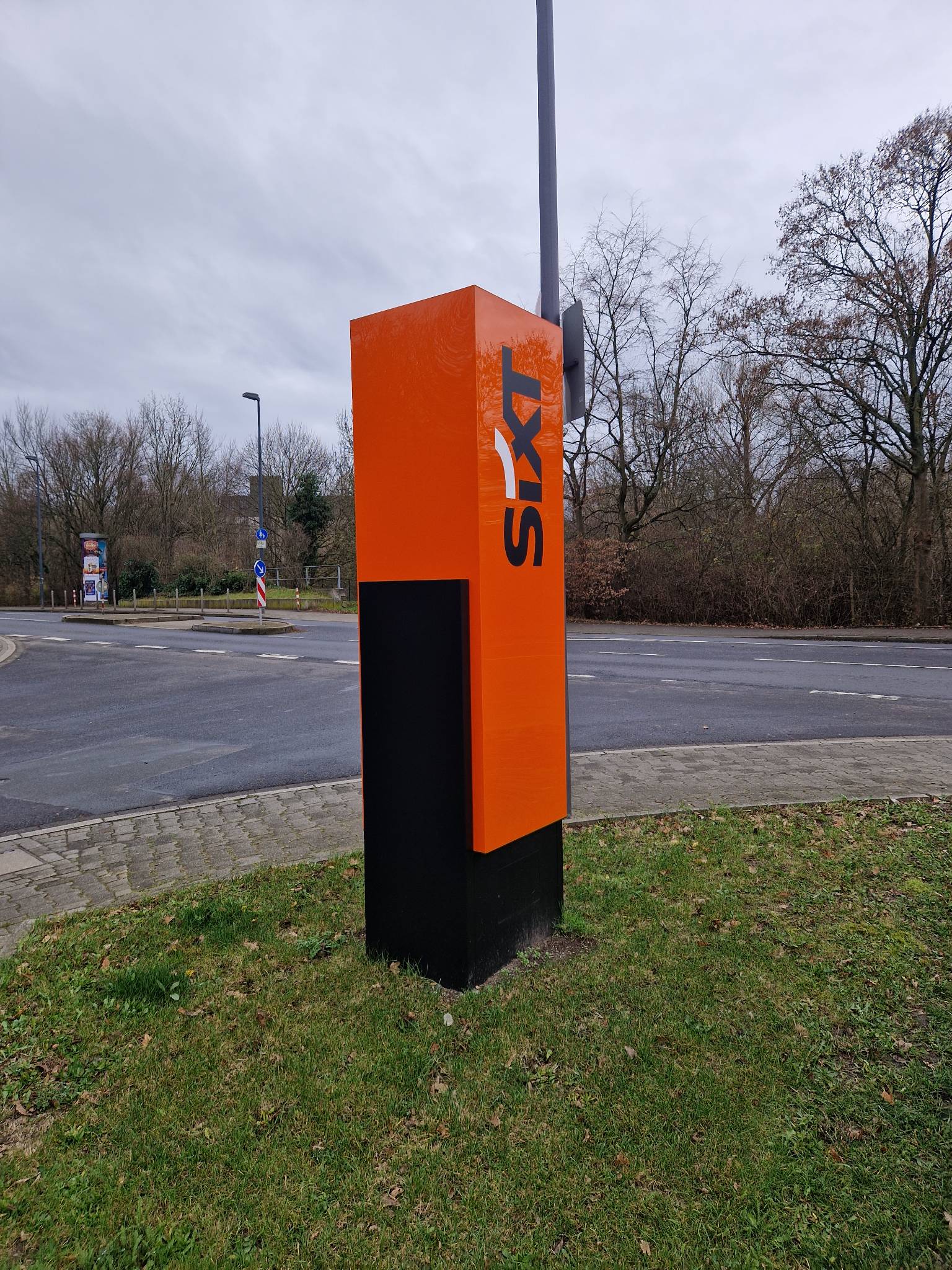 SIXT Truck Center Düsseldorf, Tilde-Klose-Weg 2-4 in Düsseldorf