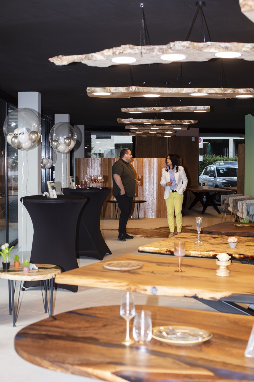 Bilder HolzArt Swiss - handgefertigte Holzmöbel (Tische, Stühle & mehr)