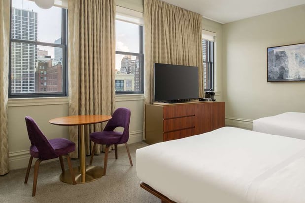 Images Hotel Savoy Kansas City, Tapestry Collection by Hilton