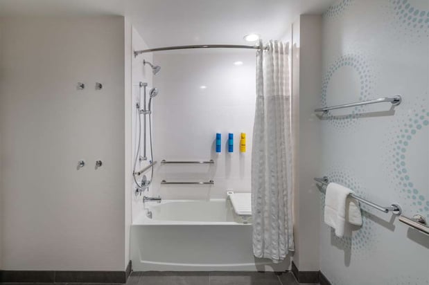 Images Tru by Hilton Fayetteville Fort Liberty