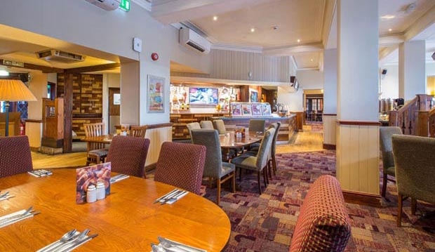 Spirit/Punch restaurant Premier Inn London Chingford hotel London 03333 219284