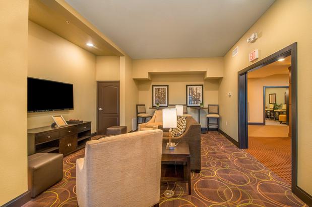 Images Staybridge Suites Longview by IHG