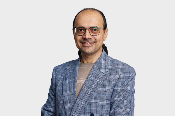 Morteza Khezri, Dispensing Partner in our Perth CBD - Cloisters store