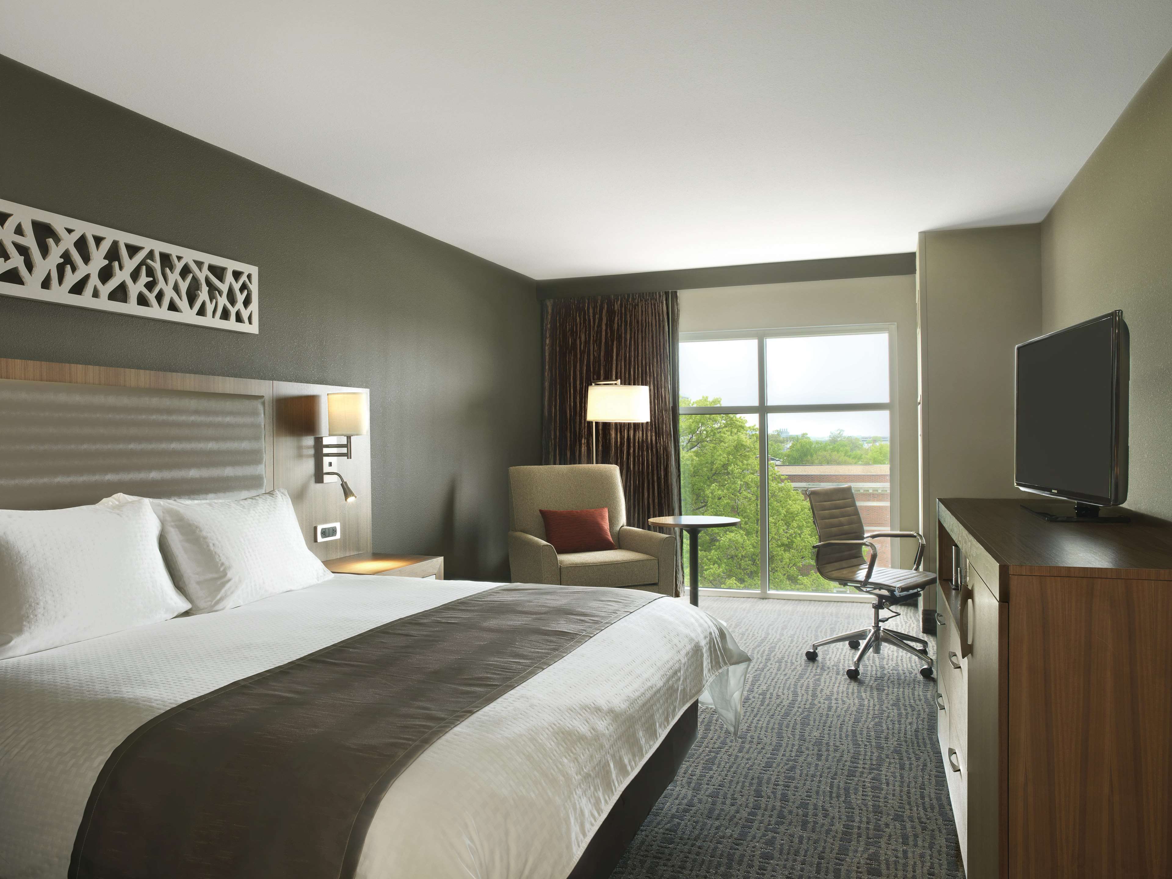 The Broadway Columbia - a DoubleTree by Hilton Hotel - Columbia, MO ...