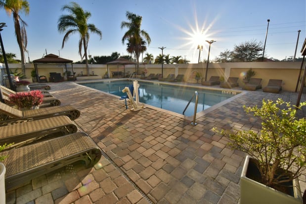 Images Holiday Inn Orlando East - Ucf Area by IHG
