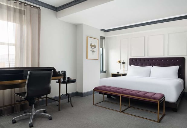 Images Hotel Phillips Kansas City, Curio Collection by Hilton