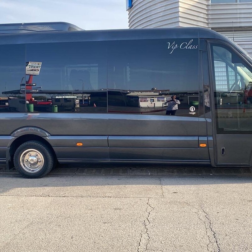 Images Fleet and Goo Minibus