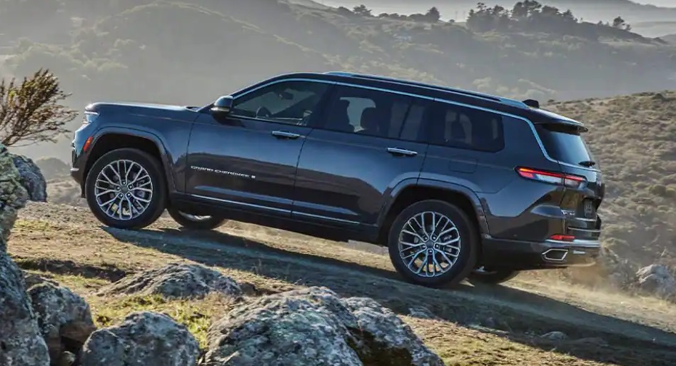 The all-new Grand Cherokee L for sale at East Hills Jeep in Greenvale, NY