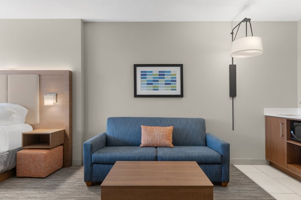 Images Holiday Inn Express & Suites Coralville by IHG