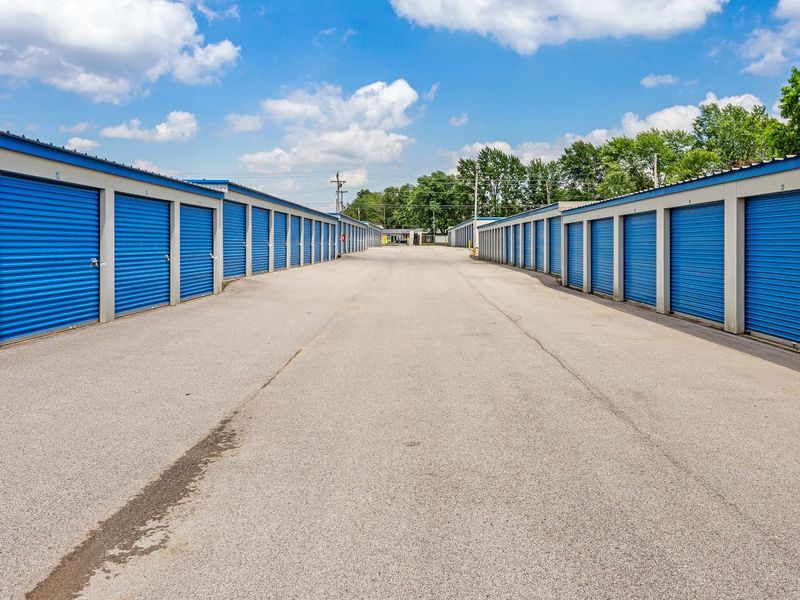 Exterior Units - Storage Express at 1912 N Section St, Sullivan, IN 47882