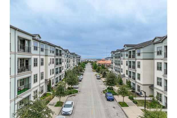 Images Park at Bayside Apartments