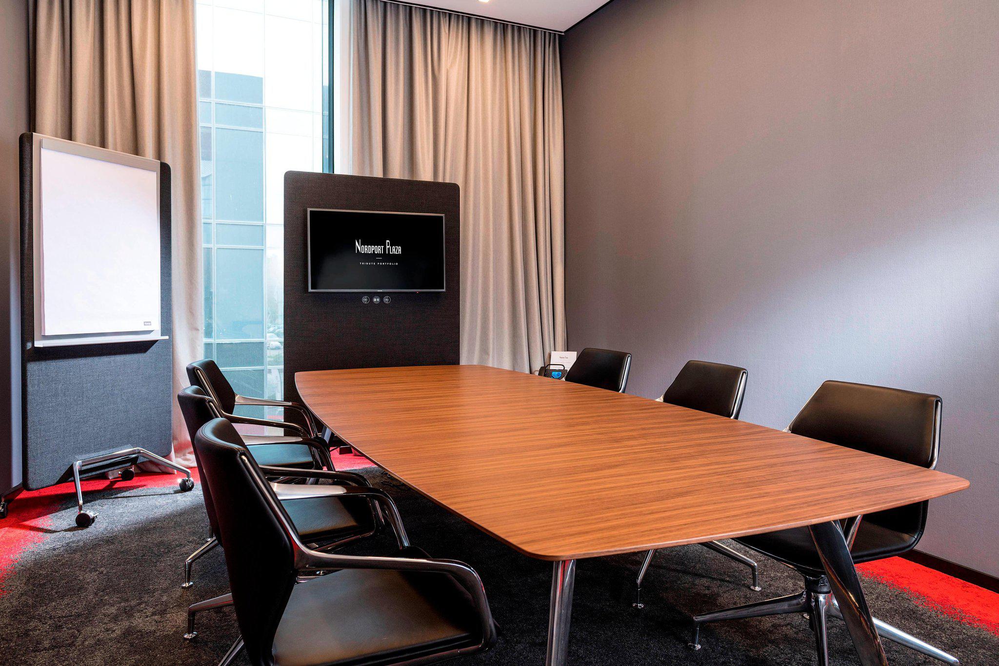 Hotel Nordport Plaza, Hamburg-Airport, a Tribute Portfolio Hotel - Closed, Südportal 2 in Norderstedt