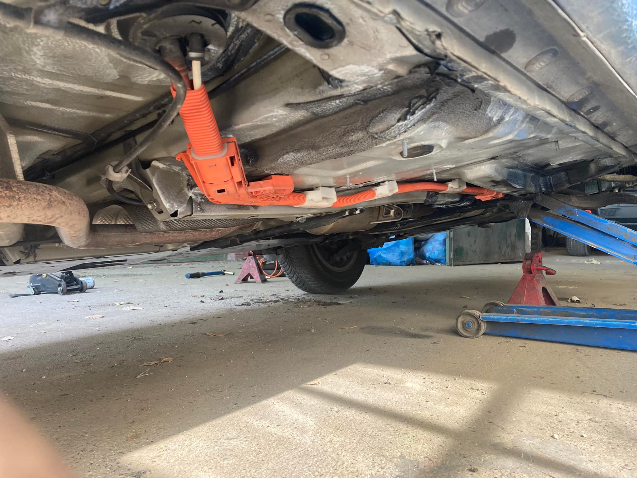 Images Almádi Autócentrum Kft.