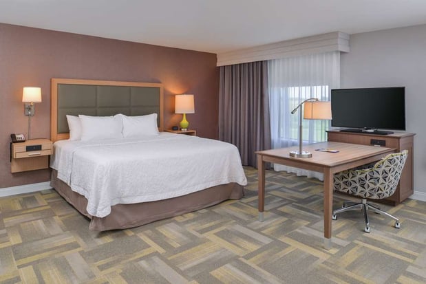 Images Hampton Inn & Suites Altoona-Des Moines