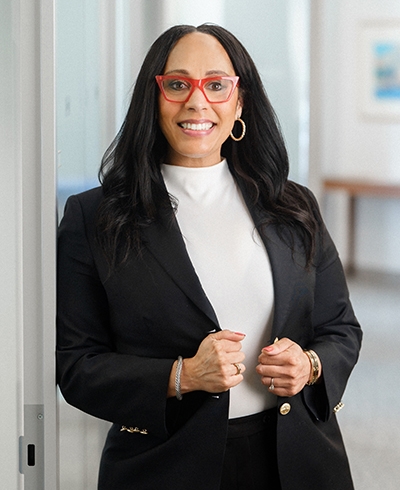 Images Eva Rennalls - Associate Financial Advisor, Ameriprise Financial Services, LLC