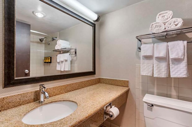 Images Best Western Plus Kingston Hotel and Conference Center