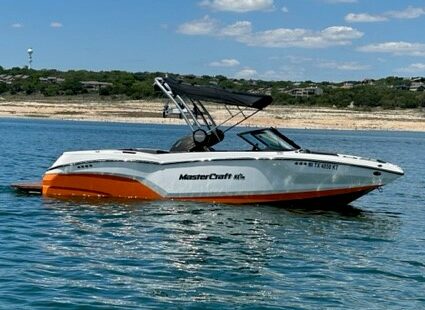 Images Nautical Boat Club - Lakeway