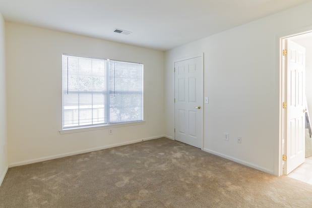 Images Eagle Rock Apartments at Freehold