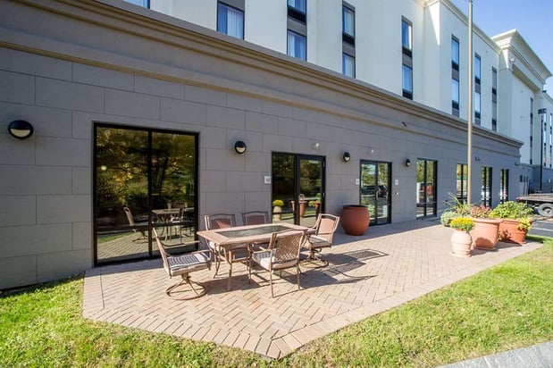 Images Hampton Inn & Suites Tilton