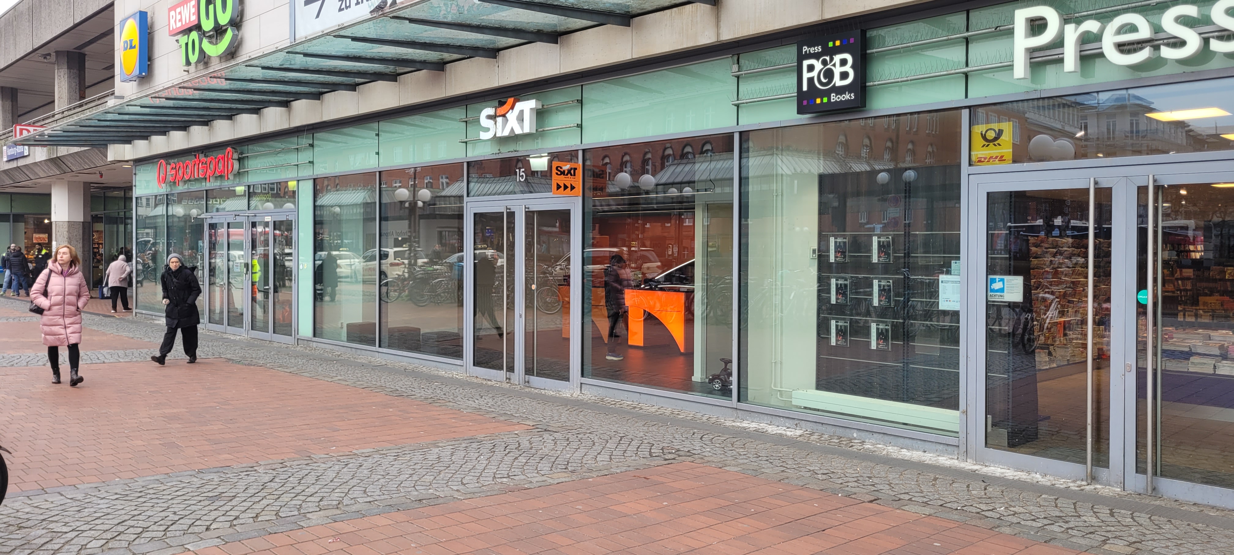 SIXT Autovermietung Hamburg Altona Bahnhof, Paul-Nevermann-Platz 15 in Hamburg