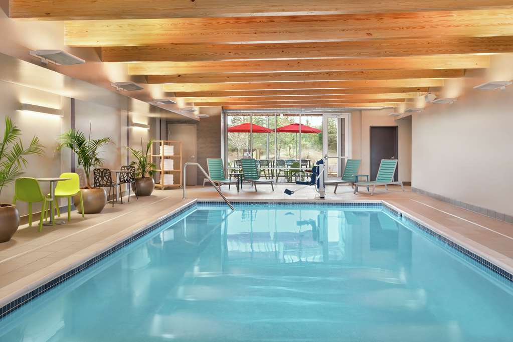 Pool Home2 Suites by Hilton Harrisburg North Harrisburg (717)545-5300
