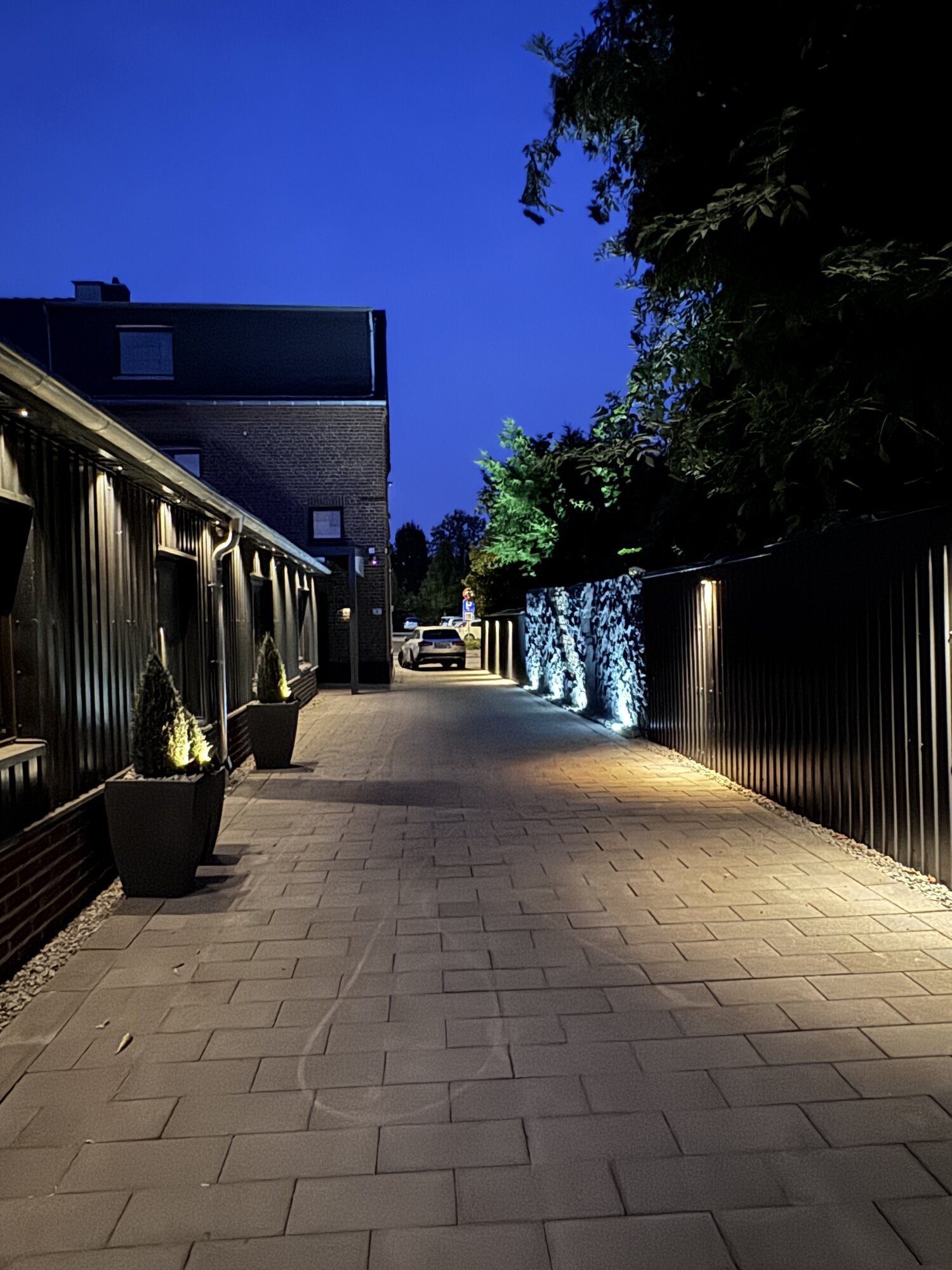HK ROOMS UG (haftungsbeschränkt), Merkatorstraße 5 in Grevenbroich