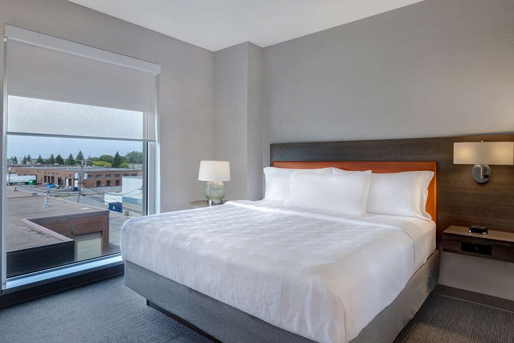 Guest room Home2 Suites by Hilton Montreal Dorval Dorval (514)676-8080