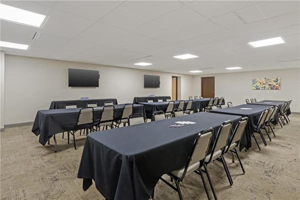 Images Executive Residency by Best Western Waterloo & Cedar Falls