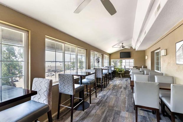 Images Best Western Plus Longbranch Hotel & Convention Center