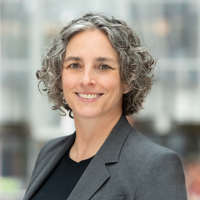 Shelley Knox headshot