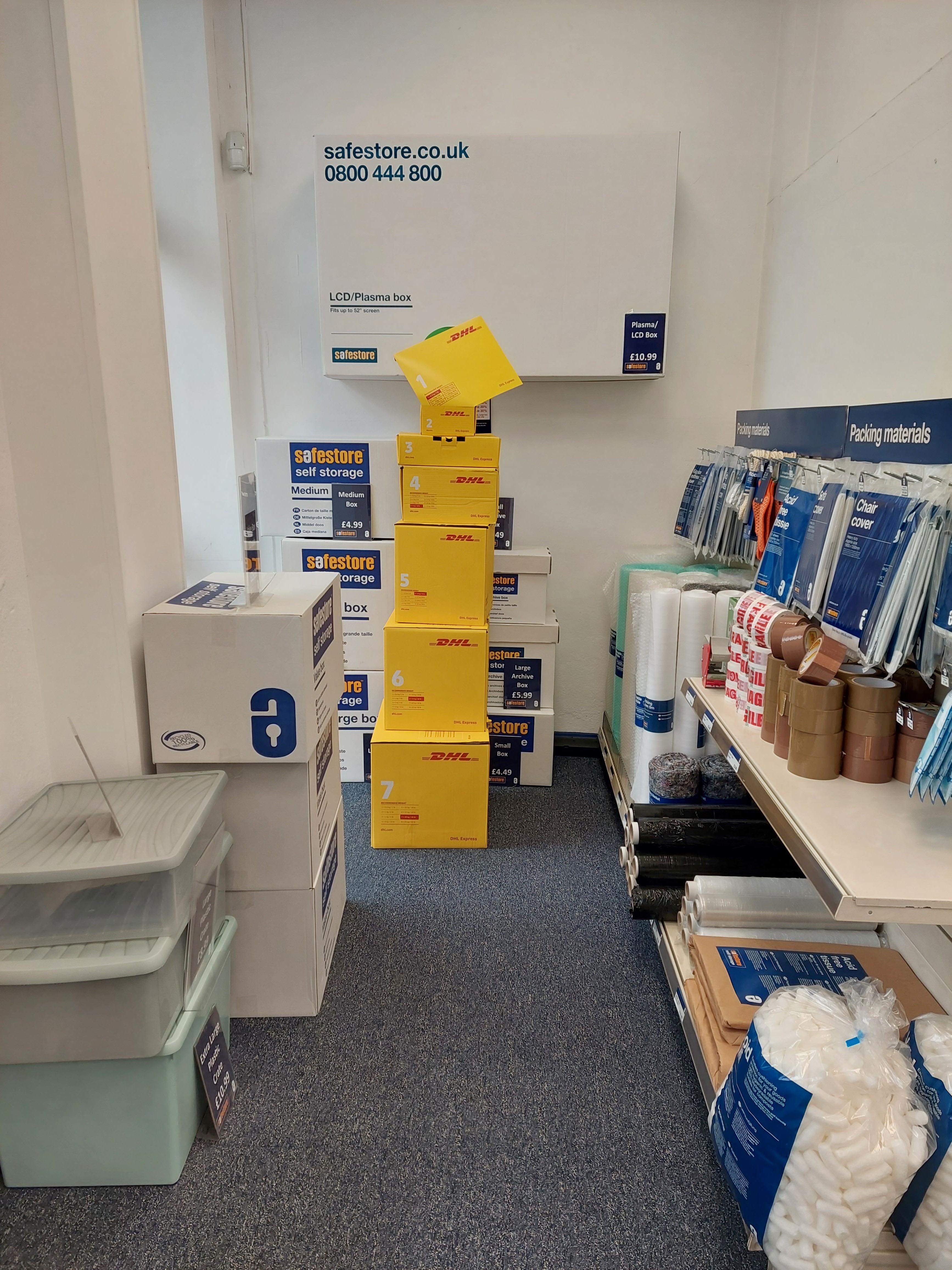 Images DHL Express Service Point (Safestore Holloway)