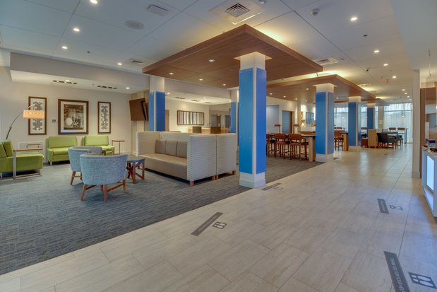 Images Holiday Inn Express & Suites Union City, an IHG Hotel
