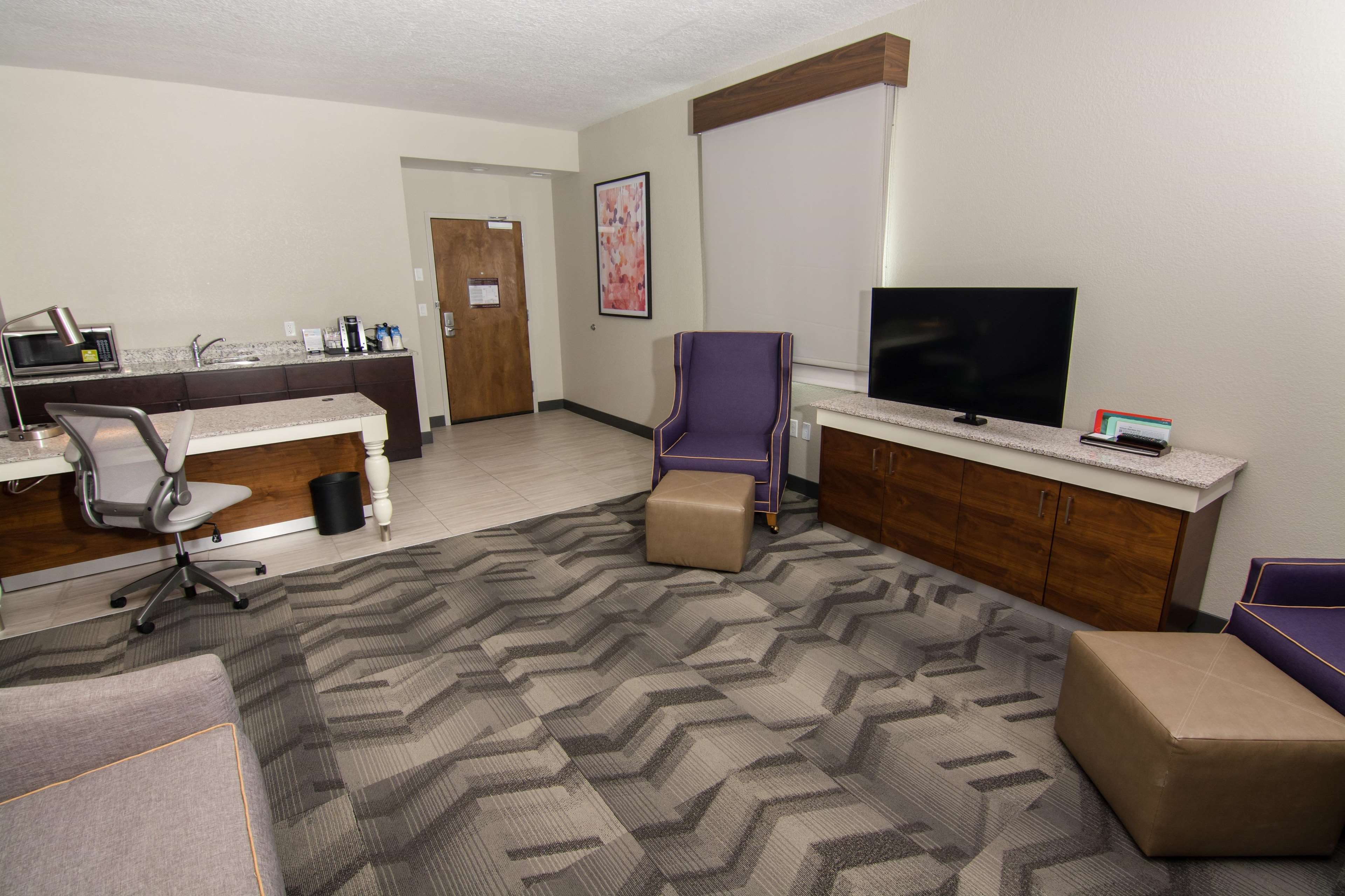 Guest room