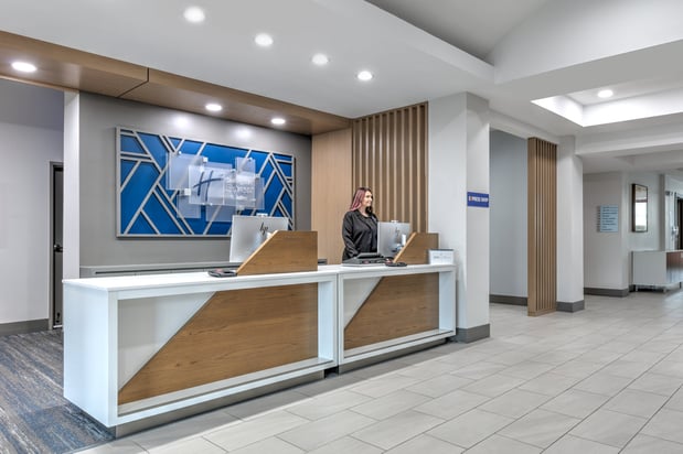 Images Holiday Inn Express & Suites Winnie by IHG