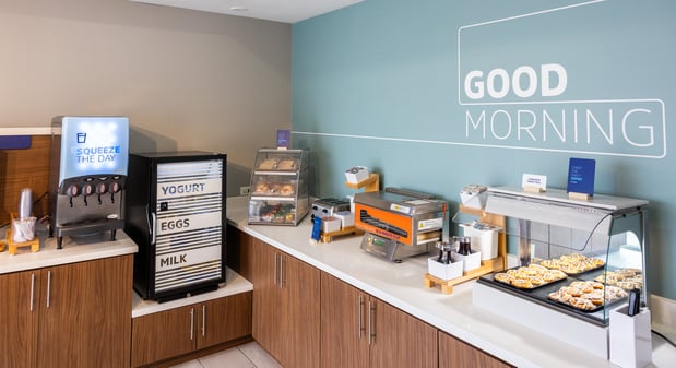 Images Holiday Inn Express & Suites Wichita Airport by IHG