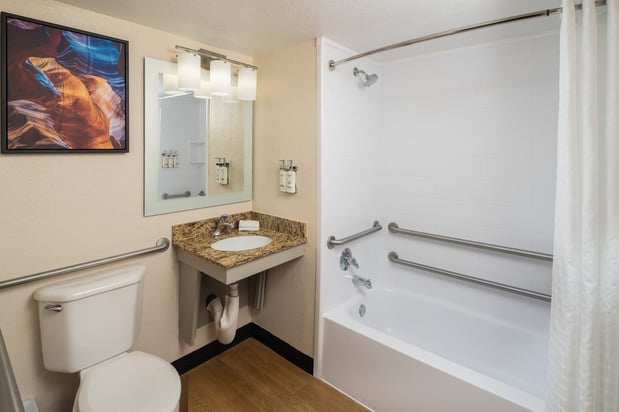 Images Candlewood Suites Miami - Doral by IHG