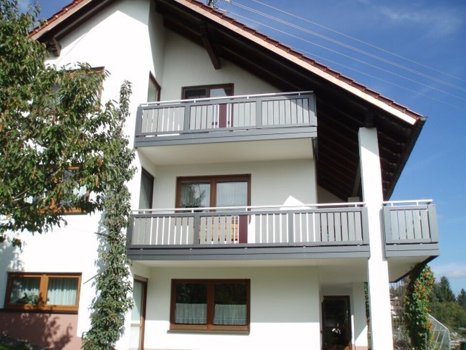 Altstetter Balkone, Krumbacher Straße 28 in Neuburg an der Kammel