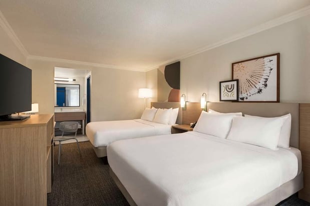 Images Spark by Hilton Sarasota Siesta Key Gateway
