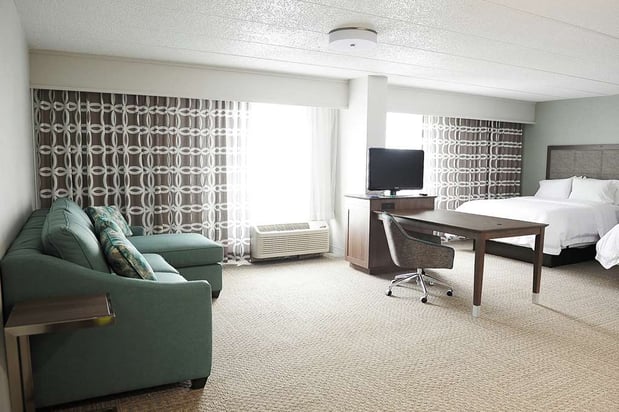 Images DoubleTree by Hilton Hotel Sterling - Dulles Airport
