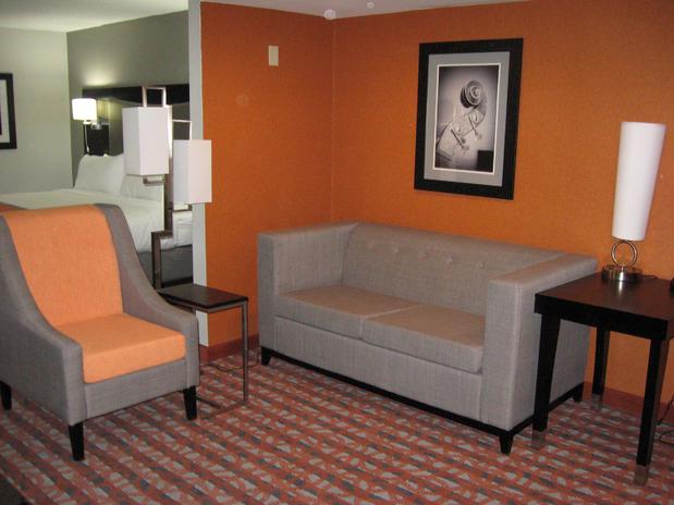 Images Holiday Inn Express & Suites Nashville Southeast - Antioch, an IHG Hotel