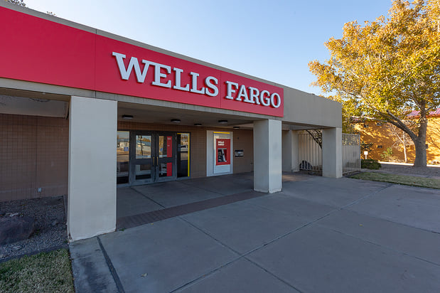 Images Wells Fargo Bank