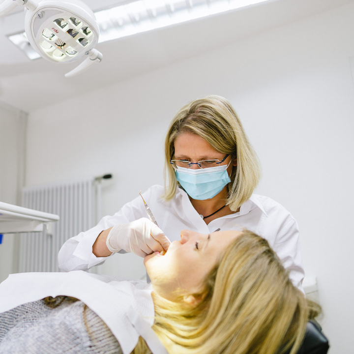 Bild 35 Praxis für Implantologie und ästhetische Zahnheilkunde Dr. Westphalen - Zahnarzt in Gottmadingen in Gottmadingen