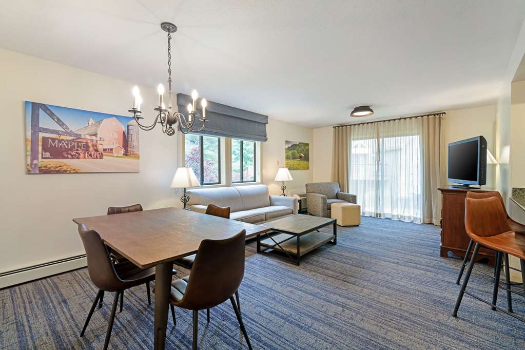 2 Queen Suite